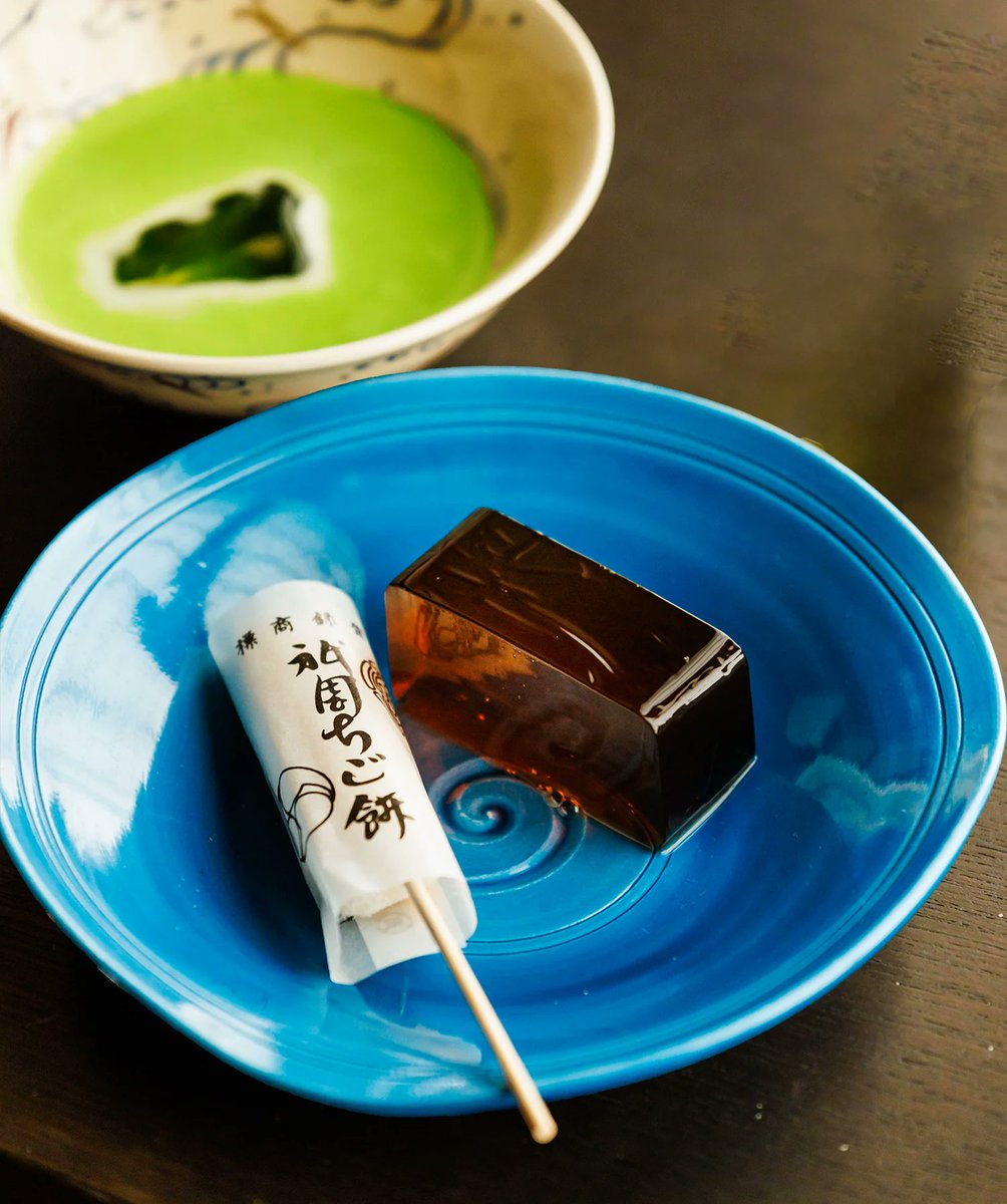 ippodo_tea_jp's tweet photo. 【京都本店】
山鉾巡行も無事に終わり、今週末は後祭。
京都本店 喫茶室嘉木では26日（日）まで、こちらのメニューをお楽しみいただけます。

●抹茶 明昔（さやかのむかし）と祇園祭のお菓子
  1,650円 https://t.co/vqwzvWbE18