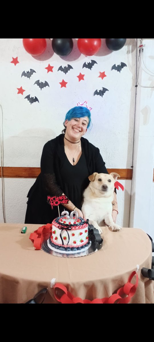FueraDeeControl's tweet photo. Cause it makes me who 𝐼 𝑎𝑚🦇
🎂🎉🎈 https://t.co/ECJB6wj1ko