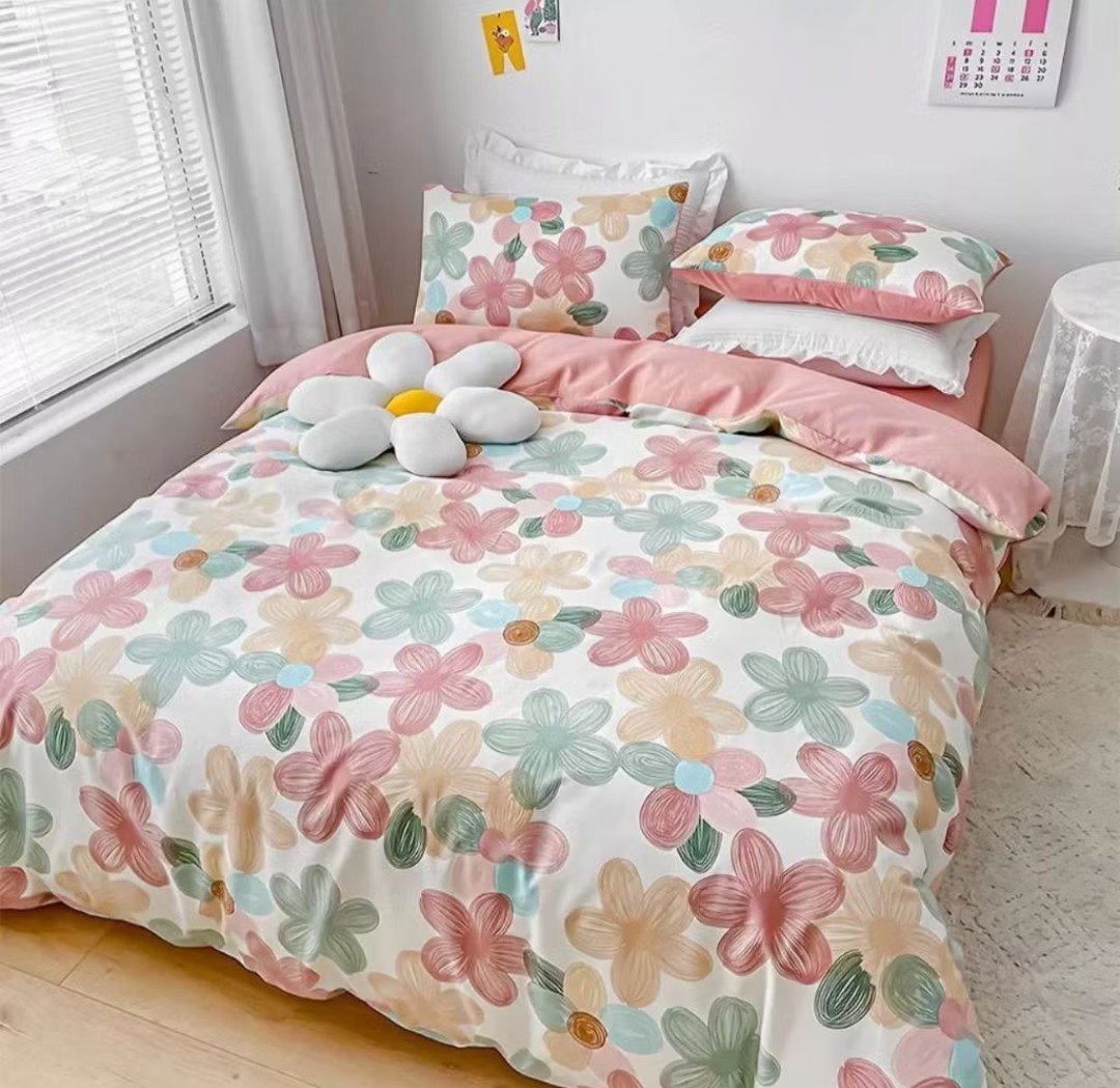 itsmenurulll's tweet photo. Ini seriusan nih, sprei secantik ini harganya cuma 70k doang🤯 yang bener aja woyy🫵🏻😭 auto langsung checkout gak sih🙂‍↕️🌷 https://t.co/LTtxS1NBEP