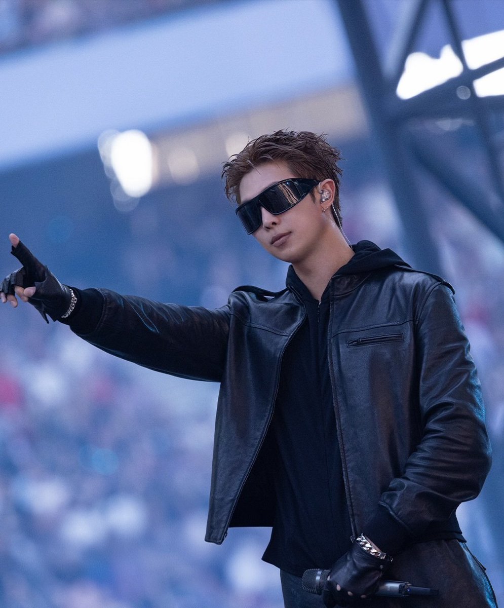 RMMoonchild101's tweet photo. The GOAT❤️‍🔥🔥👑

#RM #방탄소년단RM #BTSRM #김남준 #Namjoon https://t.co/VLlZvRuMpL