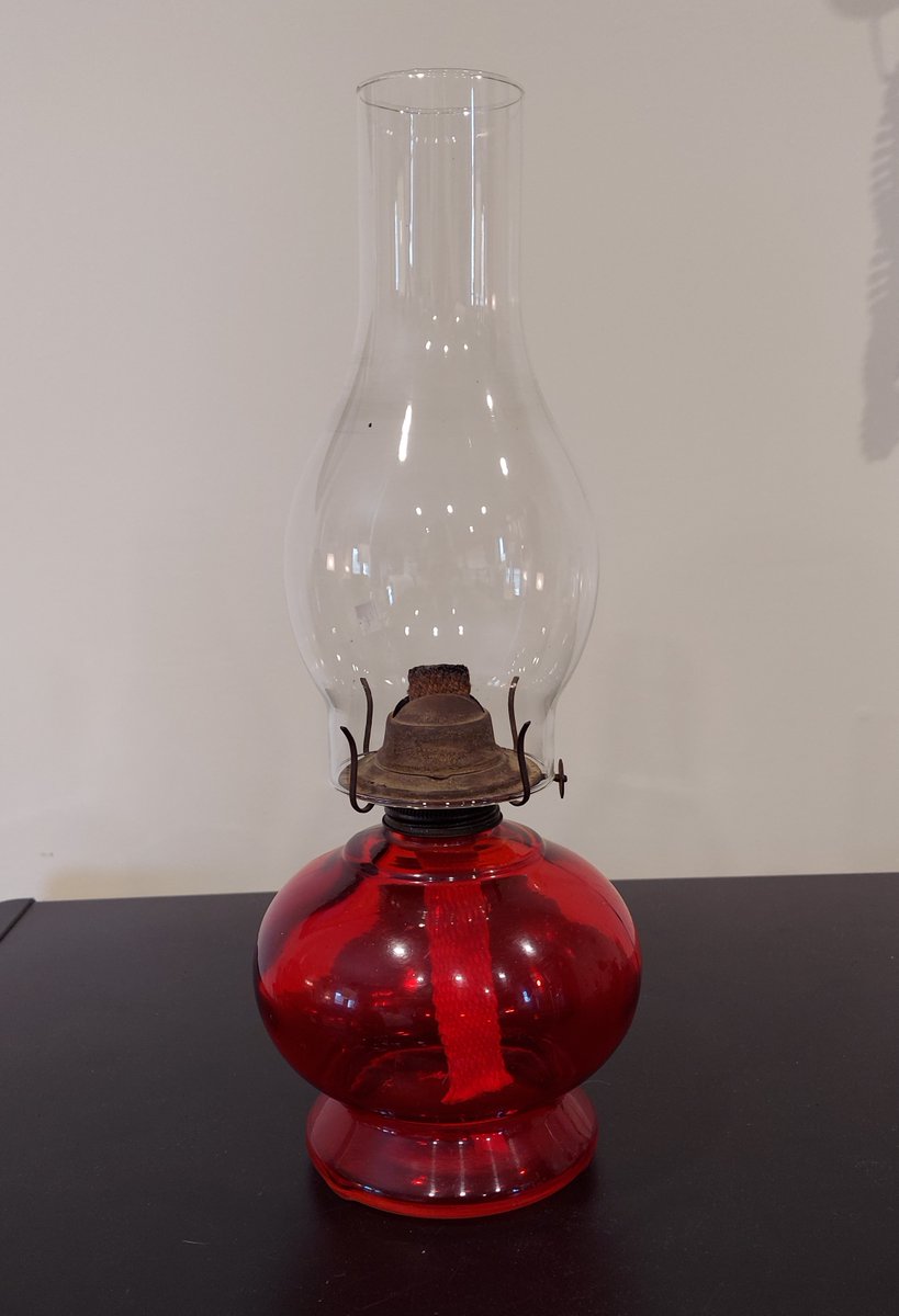 AngelaRienerth's tweet photo. !!!35% off!!! Red Oil Lamp, Vendor #629, at Blue Crow Antique Mall, Painter, Va. @bluecrowantiques #oillamp #glass #red #eagle #lantern #vintage #antique #collectible #collector #collection #collectorsarewatching https://t.co/qHZPijDYwH