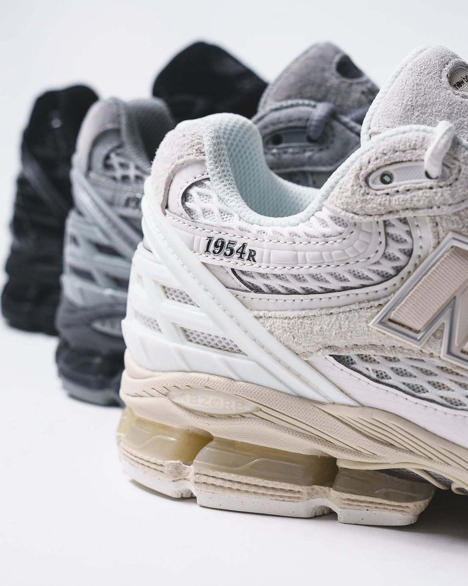 JustFreshKicks's tweet photo. New Balance 1954R Collection

https://t.co/9hRtTkVbOh https://t.co/KSb5eN7tp5