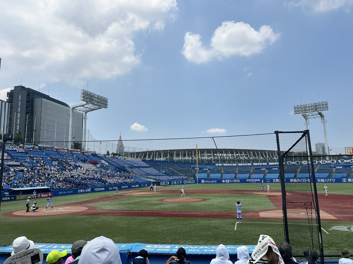 utan1326's tweet photo. 西東京準々決勝❗️
11時半から1塁側で応援📣
相手は菅生✨
日大三頑張れー⚾️‼︎

#日大三 #西東京予選  #神宮 https://t.co/X2pAvHXavI