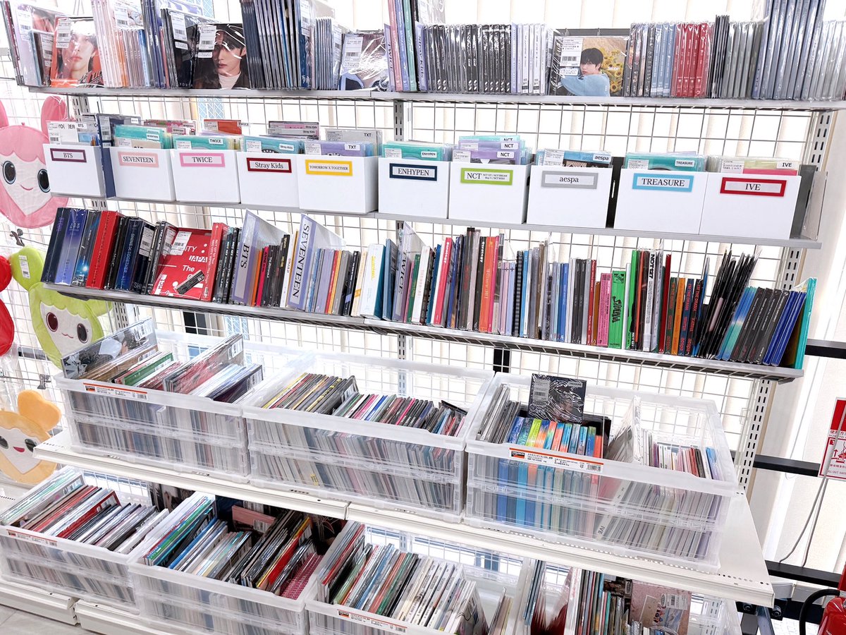🪽公式K-POPグッズSHOP🪽 ＼ Plus K 梅田茶屋町店 ／ 本日もオープン