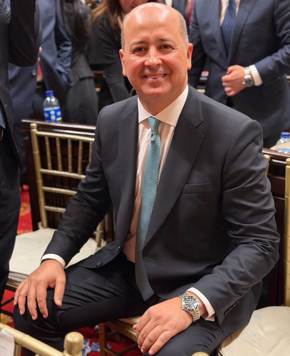 MarcosDanielPG's tweet photo. Hoy comienza un nuevo capítulo.

Lo asumo con gratitud, con la experiencia y la madurez que deja el camino recorrido, y con la responsabilidad de honrar la confianza de quienes me han elegido y de los colombianos que esperan un Congreso que escuche más y responda mejor a lo que el país demanda.

Le pido a Dios que me conceda sabiduría y un corazón noble para seguir sirviéndole a Colombia. 🇨🇴🙏