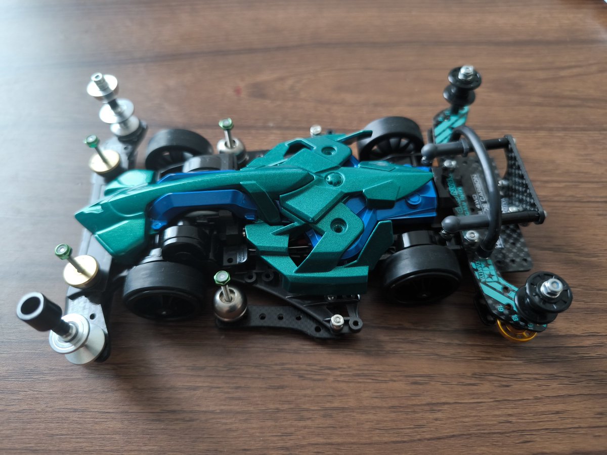 roadrtar1's tweet photo. ついにボディも完成して完全体となりました！
なかなか良い感じではないでしょうか？

2022カーボンとの色のシナジーも気にいっております！

SUBARUカップで修行の成果を出しますっ！笑

…マグナムもあるかも https://t.co/90bysHUIXg