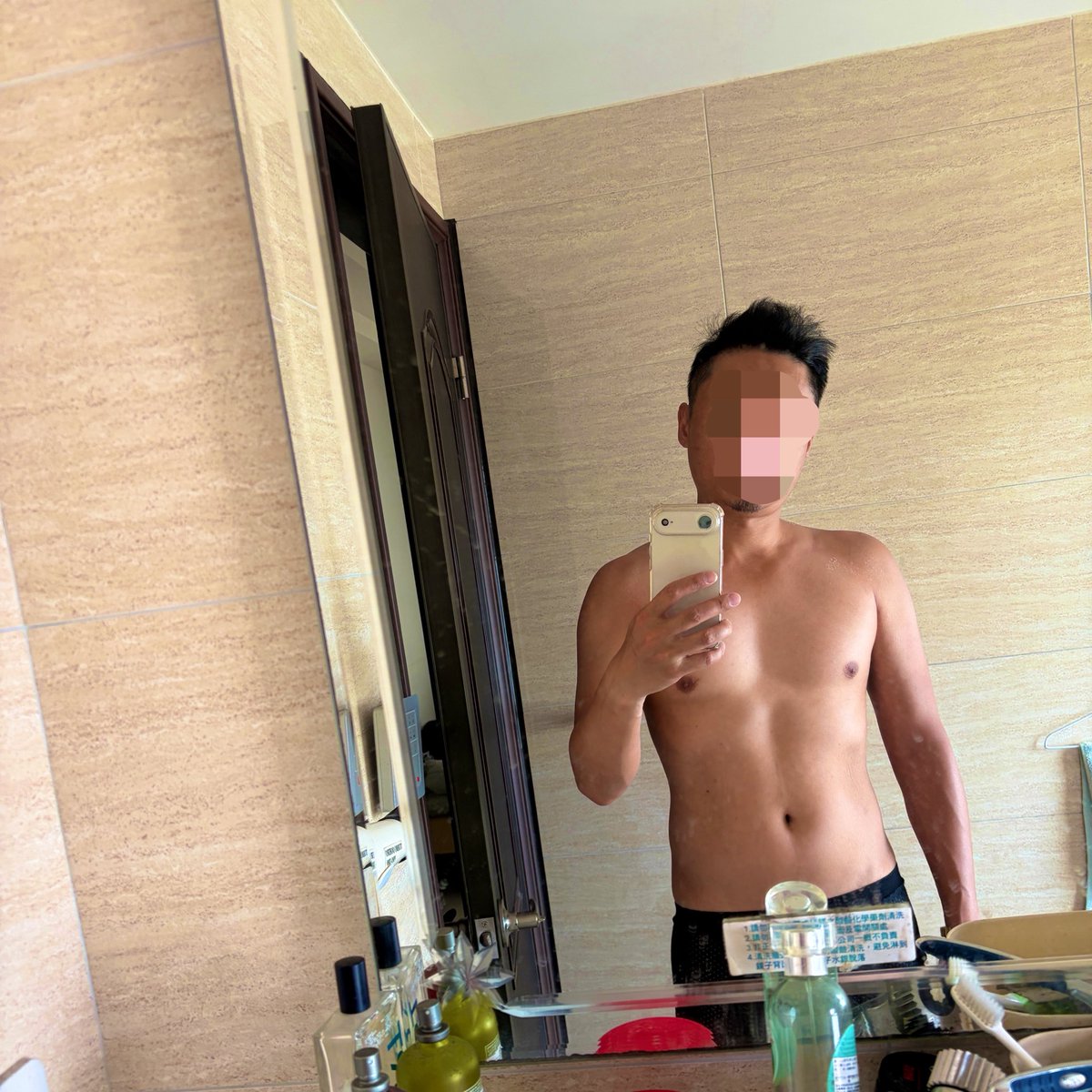 Nick95294959's tweet photo. 宵夜吃烤魚下巴、小卷之類的，應該不會肥吧？！ https://t.co/VrVf3E1loE