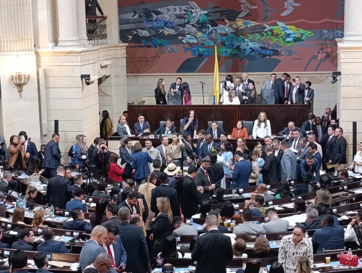 UltimaHoraCR's tweet photo. #ATENCIÓN | Así quedaría conformada la mesa directiva y los principales cargos administrativos de la Cámara de Representantes para el primer año legislativo (2026-2027).
Presidente: Nicolás Barguil (Partido Conservador). 

Primera Vicepresidencia: Simón Molina (Creemos).  

Segunda Vicepresidencia: Erick Velasco (Pacto Histórico). 

Dirección Administrativa: John Abiud Ramírez (Partido de La U). Secretaría General: Miguel Ángel Sánchez (Partido Liberal). 

Subsecretaría: James Canizales Serrano (Centro Democrático).

Vía: @jimmyavila
https://t.co/woHMRjVE2M