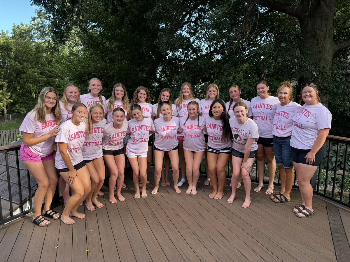saintessoftball's tweet photo. We wrapped up our season together tonight, celebrating an incredible group of girls and an unforgettable season. Thank you for the memories, the laughs, and all the moments that made this year so special. We already can’t wait for next year. 🥎💚💛 https://t.co/KDmq3Ld54m