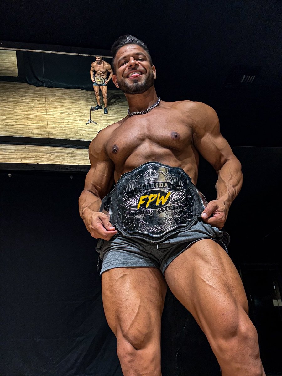 SnSHorrorShow's tweet photo. Just a big show off #wrestler #florida https://t.co/a6qVuL8DIQ
