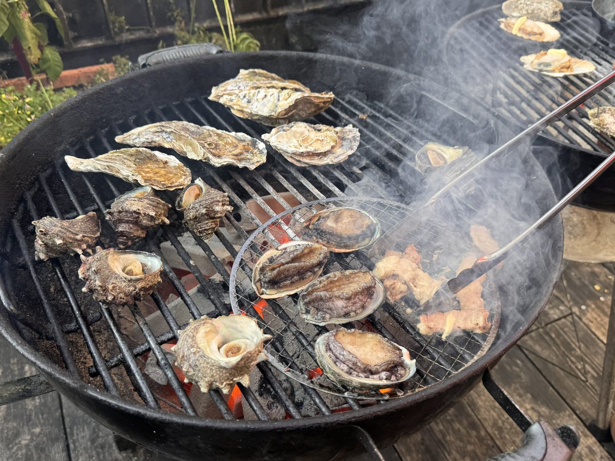 bar_u7's tweet photo. 🍖BAR U7♡BBQ🍖

無事、
大成功で終えることができました🥹✨

素敵な差し入れや持ち込み、暑い中お肉や野菜を焼いてくださった皆さまのおかげで、最高に楽しい1日になりました😊✨

またみんなで笑えるイベントを企画しますので、その際はぜひご参加ください♡
本当にありがとうございました🥰 https://t.co/pAt8guZFEn