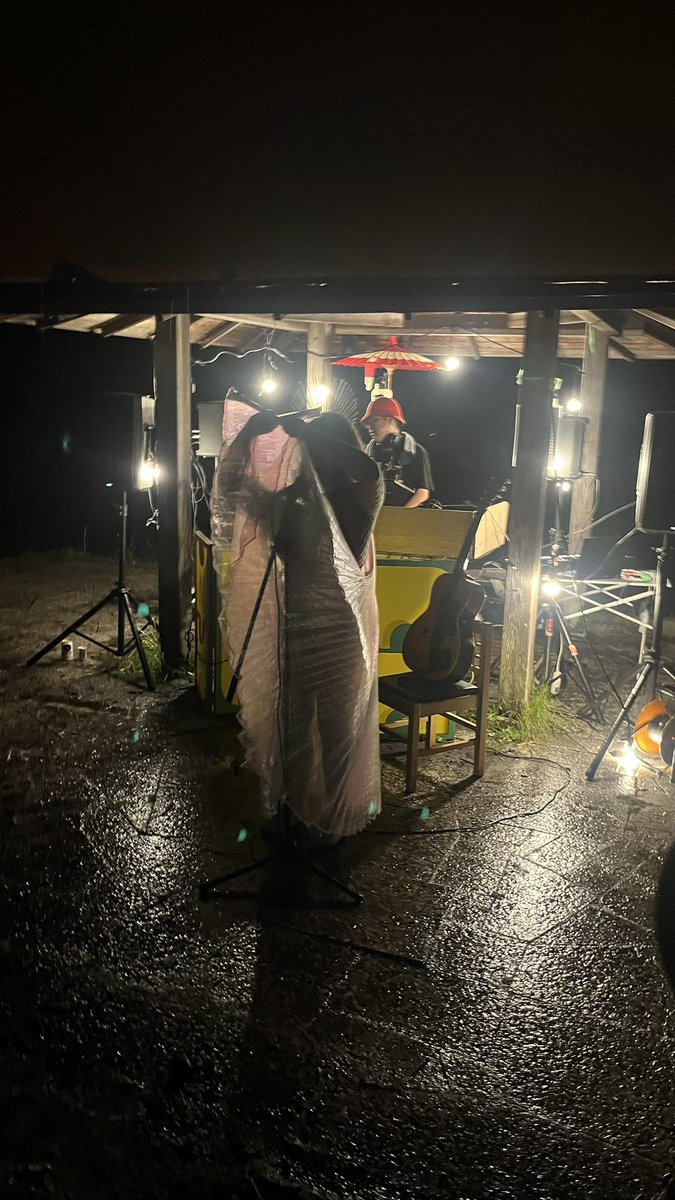 saihoooooooo's tweet photo. 今回も腹がよじれるほど楽しかった、サイバー演歌が頭から離れなくてヤバいし、朝方の暴走天使がめちゃめちゃカッコよくて本当最高でした、2ndステージでたまに世界の熱量が全部集まってるぐらいの爆発が起こるのも好き #ゆめむら https://t.co/j4tg51GHa6
