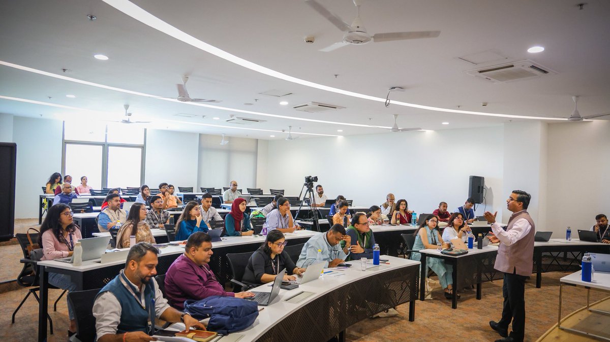 ChanakyaUni's tweet photo. The National Workshop on India-centric Research Design &amp; Methodology in International Relations concluded successfully with the Valedictory Address by Amb. Ashok K. Kantha. The workshop brought together eminent scholars and researchers, fostering meaningful discussions. https://t.co/vD4KOT2OYA