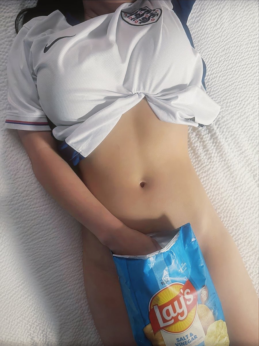 sandra_han33662's tweet photo. want some chips? https://t.co/66OMaTVuQk