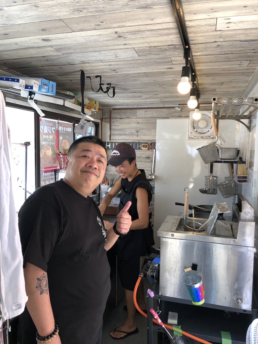 zigokuno_shacho's tweet photo. 豆柴！さぁ、やってやりましょう👊

#フジロック
#フジロック期間は室内でやるよ https://t.co/R5oNprWc8v