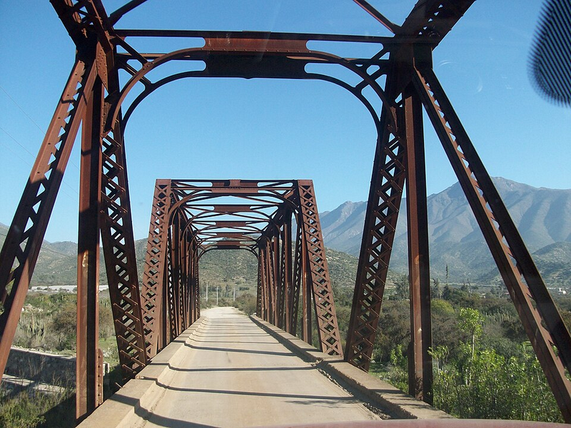openmapchile's tweet photo. @paredestv @GobiernodeChile 📌🌉🗺️🇨🇱Puente Metálico #Tilama, Monumento Histórico Decreto Nº 127 (2011), año 1911. Ubicado en km 38.4 de la Ruta D-37-E Illapel-Tilama. Actualizado en #OpenStreetMap #SistemaFrontal #zonadecatástrofe foto #wikimedia https://t.co/Igi77WAf2Q https://t.co/7ljabqFCQq