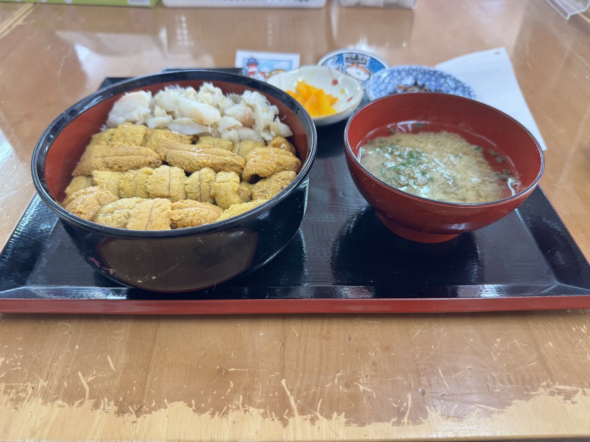 magurokai_06's tweet photo. ２年で1,000円up。
まだ抑えている方か。
石巻で食べ損ねたからなぁ…贅沢。

#鮪会
#北海道ツーリング https://t.co/wFJns5AbOL