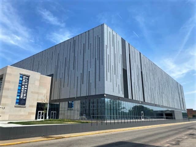 IndianaCBK's tweet photo. Indiana State Basketball Arena
Hulman Center
- Capacity: 9,000
- Opened: 1973
Fun Fact: The name "Hulman" comes from the former owner of the Indianapolis Motor Speedway, Tony Hulman.
#MarchOn https://t.co/bWSFcRJBau
