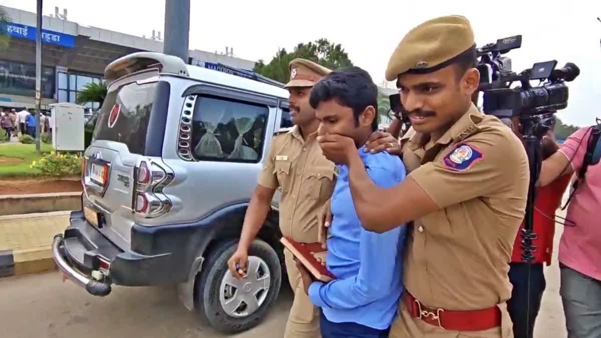 CinemaAngle's tweet photo. Wanted டா வந்து சிக்கிட்டியேடா 😂😂😂😂🤦🤦 

#OppariModel https://t.co/EjbW1FdJR2