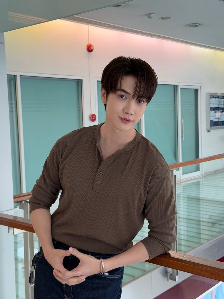 MchoiceTH's tweet photo. วันนี้มาเจอกับ ‘แม็กกี้บาส’ ทาง ‘WeTV Original ซอโซ่ล่ามธีร์ Be My Player Two Press Tour ‘Nine Entertain Live’ นะค้าบบ 👾💭💡

📟รับชม Live ได้ทาง
Facebook/YouTube: NineEntertain
🔗 https://t.co/fiGNnFn6RD

#9EntLivexซอโซ่ล่ามธีร์
#ซอโซ่ล่ามธีร์ #BeMyPlayerTwo
#maxky_rp #maxkybas 
#MchoiceArtist