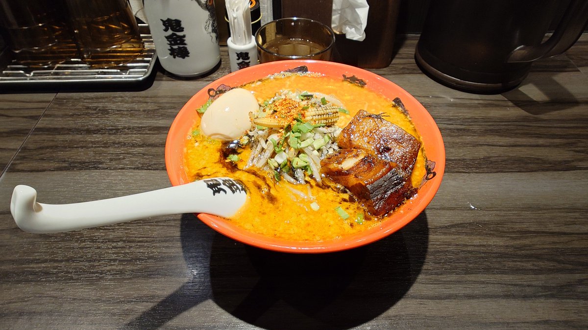 L_Hiy0's tweet photo. 格ゲー上手くなる？店行ってきた
カラ増し　汗めっちゃでた https://t.co/s5jynCZJ3s