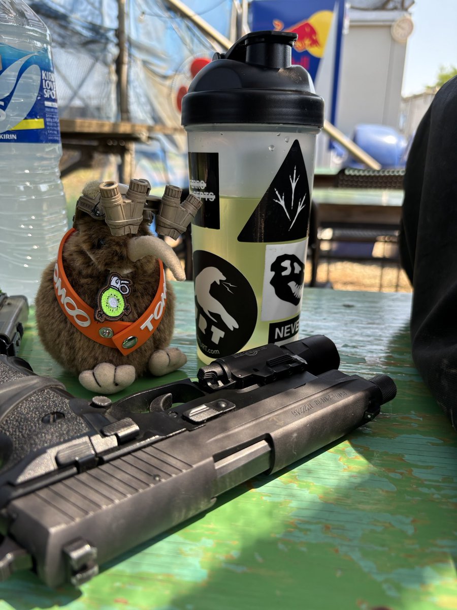 DeltaSierra2911's tweet photo. 26.07.20 #HEADS川越 
海の日に海なし県で「海の日」してきた
M4は装填数10発の3マガジン、P226はリアカン2マガジンでプレーしたら、マグチェンジやらスイッチやらで忙しい（楽しい）
スタッフと参加者の皆様、激暑のなかお疲れ様でした！
#海の日
#TOMOO_サバゲー部 https://t.co/NjPpYwrSs4