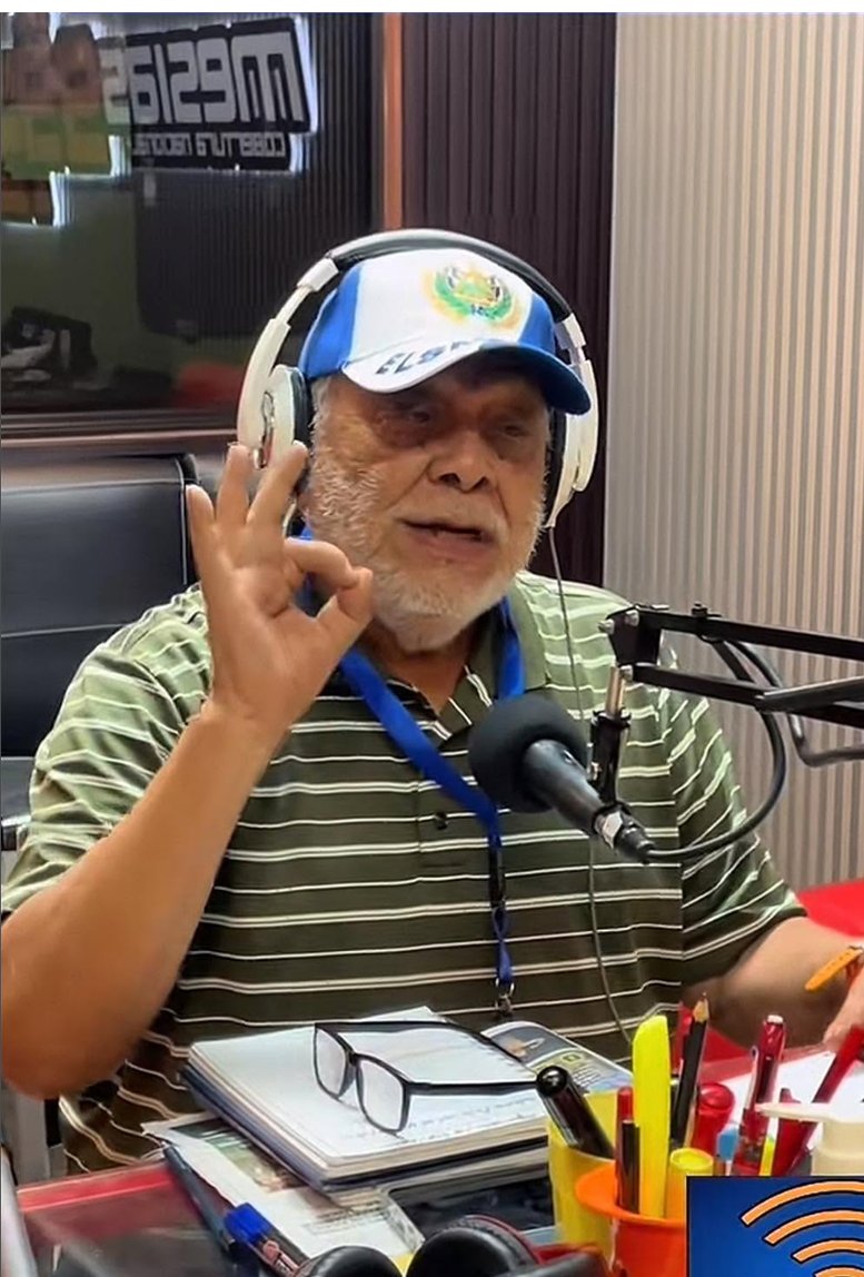 barrazysv's tweet photo. #NotaDeDuelo MUERE RECONOCIDO LOCUTOR 

Este día dieron a conocer la noticia sobre el fallecimiento del reconocido locutor Don Manuel Montes.

Fue el fundador de Messias Radio, y director general de Radio Doble H.
#barrazysv https://t.co/9kqiL7HNYH