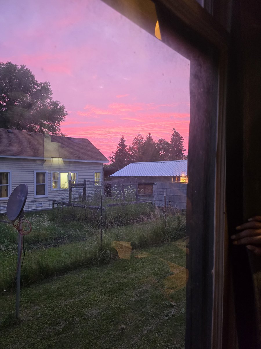 StrainJessie's tweet photo. Sunset tonight 😍 https://t.co/8wi2kf7qAd