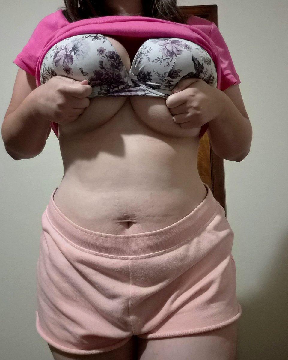 softiestays's tweet photo. Thinking about what if somebody was outside my window, watching me while I took these🥵
#nsfw #nsfwtwt #nsfwacc https://t.co/1vVihFQzVO