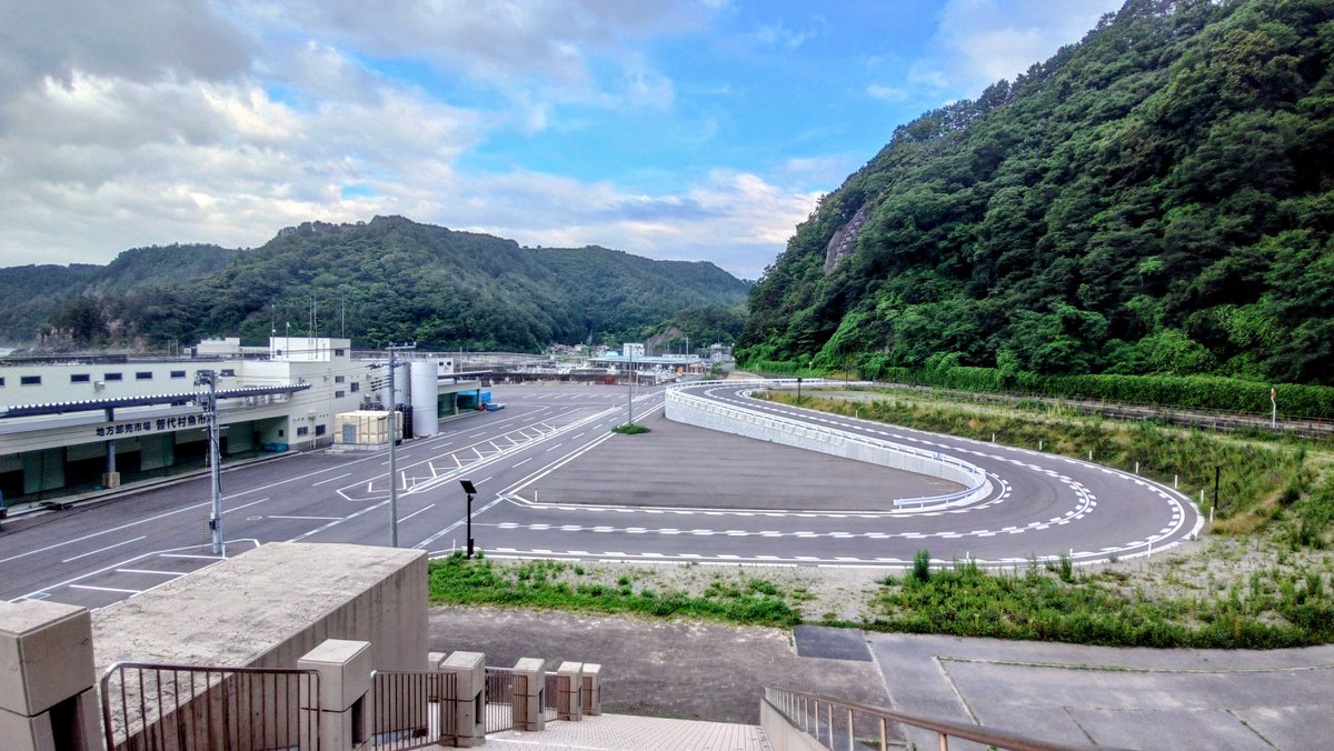 H_Factory6KK's tweet photo. 初心者だと死にそうなんである程度峠道慣れしてから行くと楽しいかもw
黒崎って所にキャンプ場もある。
45号や三陸道に引き返すなら前半にしないと滅茶苦茶山の中だから覚悟決めて最後まで行くしかないw
でも景色は最高。
画像は普代の漁港入り口の立体S字
ラリー開催して欲しいw https://t.co/EVjsL1chs0
