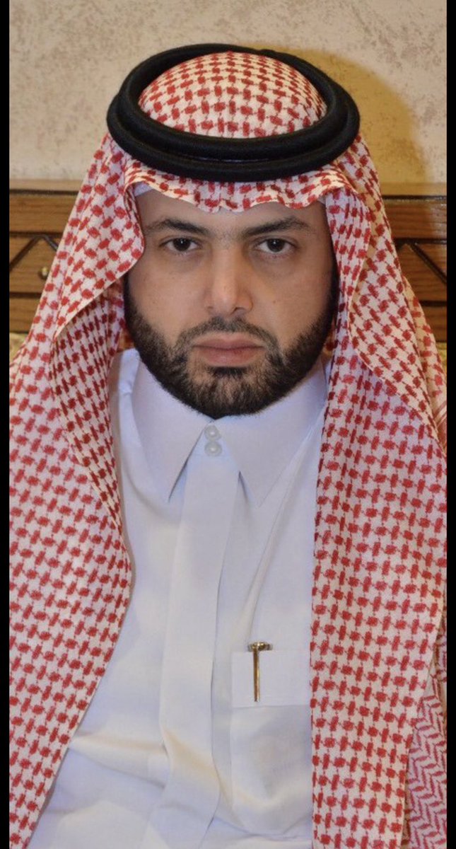 Qx002's tweet photo. كان بدر بن صالح الراجحي، رحمه الله، إذا أراد شراء عقار ولم تتم البيعة، أعطى السعاة سعيهم، ويقول: «يا إخوان، أنتم تعبتم فيها» https://t.co/zpXX3kti5S