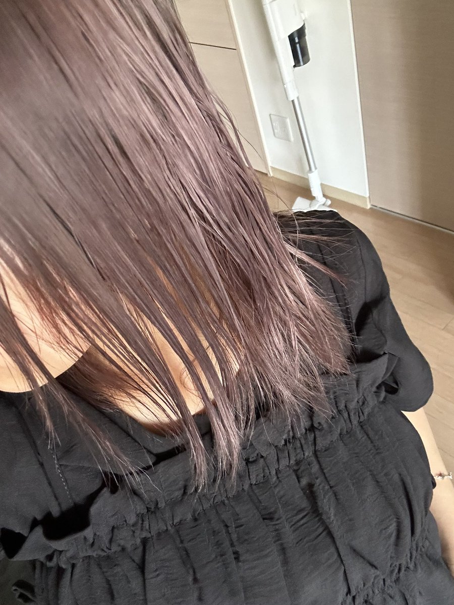 sutanpon's tweet photo. 髪の毛セルフで染めたぜ💪✨
この髪色可愛すぎて気に入った🥺
光当たっても当たらなくても可愛い🥺 https://t.co/hiLE2KTv5H