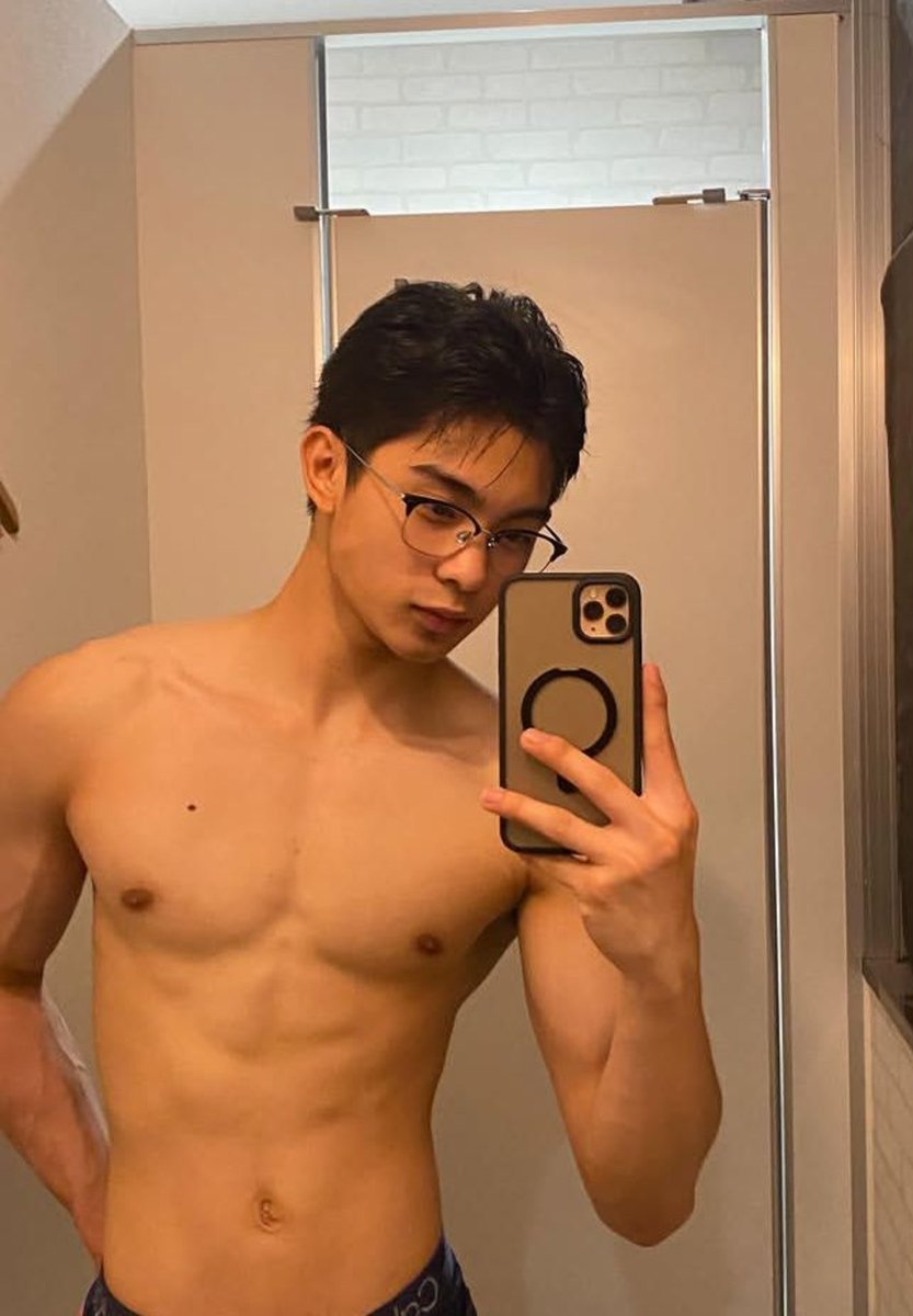 koiharadaXx's tweet photo. My innocent face and my hard fucker abs and dick ! 

Who want to see my di*k ? Just hi in the comment.

TELEGRAM: https://t.co/6i7OXyj458 https://t.co/OUCSsf2JpT