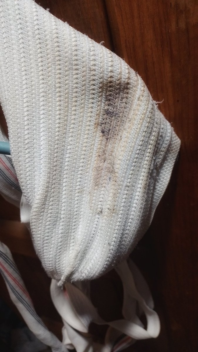 ToroAztecaDom's tweet photo. Un antiguo j0t0 tributo este jock. Pace años usándolo para dejarlo destrozado lleno de mi mugre. Se va a encerrar a oler la esencia del Toro Míralo bien. Esto es lo más cerca que va a estar de tocarme los huevos #UsedJockstrap #Findom #Paypig https://t.co/jqhOJEWxAD