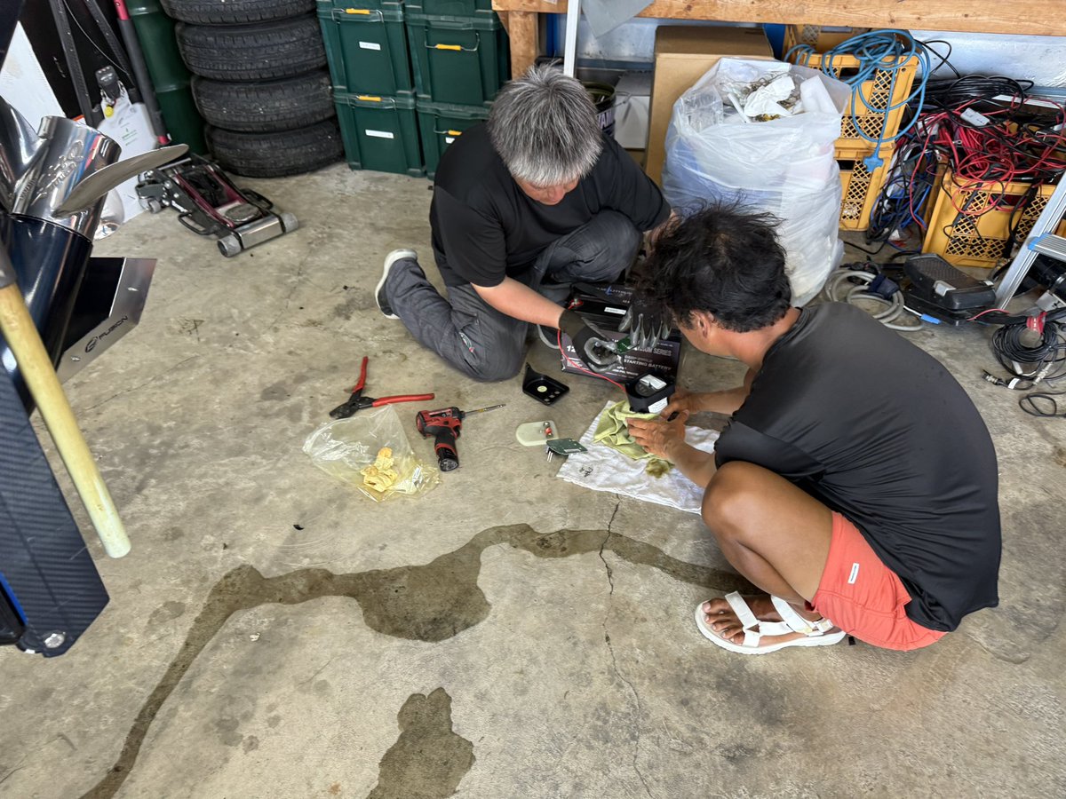 fusionkasumi's tweet photo. MLF霞ヶ浦&amp;琵琶湖にWエントリーしている、長葭プロの
#Ranger #Z520C のメンテナンス🔧
・
霞ヶ浦と琵琶湖を行ったり来たりとかなりハードワーク🏃‍♂️
気になる箇所を一緒に見て、整備致しました！
・
次戦は8月1〜2日はMLF霞ヶ浦ステージ3🔥
・
暑さに負けず突っ走って下さい⚡️⚡️

#FUSION #FUSION霞ヶ浦 https://t.co/VcElkXjd4p