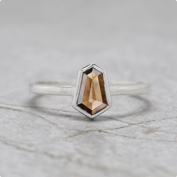 FDJewels's tweet photo. Shield Brown Color Diamond Ring 0.61 Ct 7.50 MM Shield Cut Diamond Ring 14K Solid White Gold Silver Engagement Ring Gift For Her QL1755
ETSY: https://t.co/SpGrn26fsb
#ShieldDiamond #BrownDiamond #ShieldCutDiamond #DiamondRing #EngagementRing #WhiteGoldRing #14KGoldRing https://t.co/H7cMmVLzAz