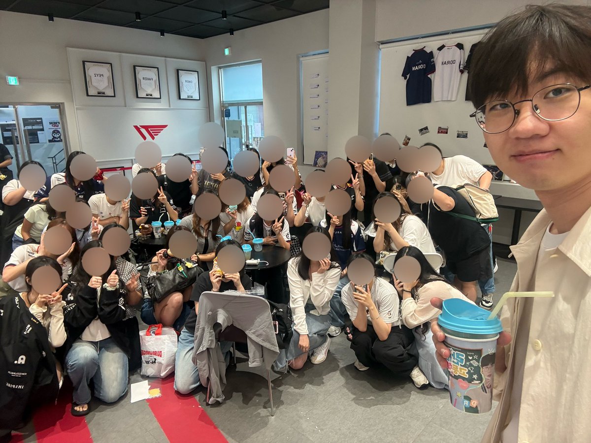 Doran_cafe26's tweet photo. ͟͟͞͞➳❥𝟐𝟎𝟐𝟔 𝗗𝗼𝗿𝗮𝗻 𝗕𝗶𝗿𝘁𝗵𝗱𝗮𝘆 &amp; 𝟳𝘁𝗵 𝗔𝗻𝗻𝗶𝘃𝗲𝗿𝘀𝗮𝗿𝘆 𝗖𝗮𝗳𝗲

도란 선수님도 출석 체크 완료 ✅ https://t.co/JD8p9Gl7RL