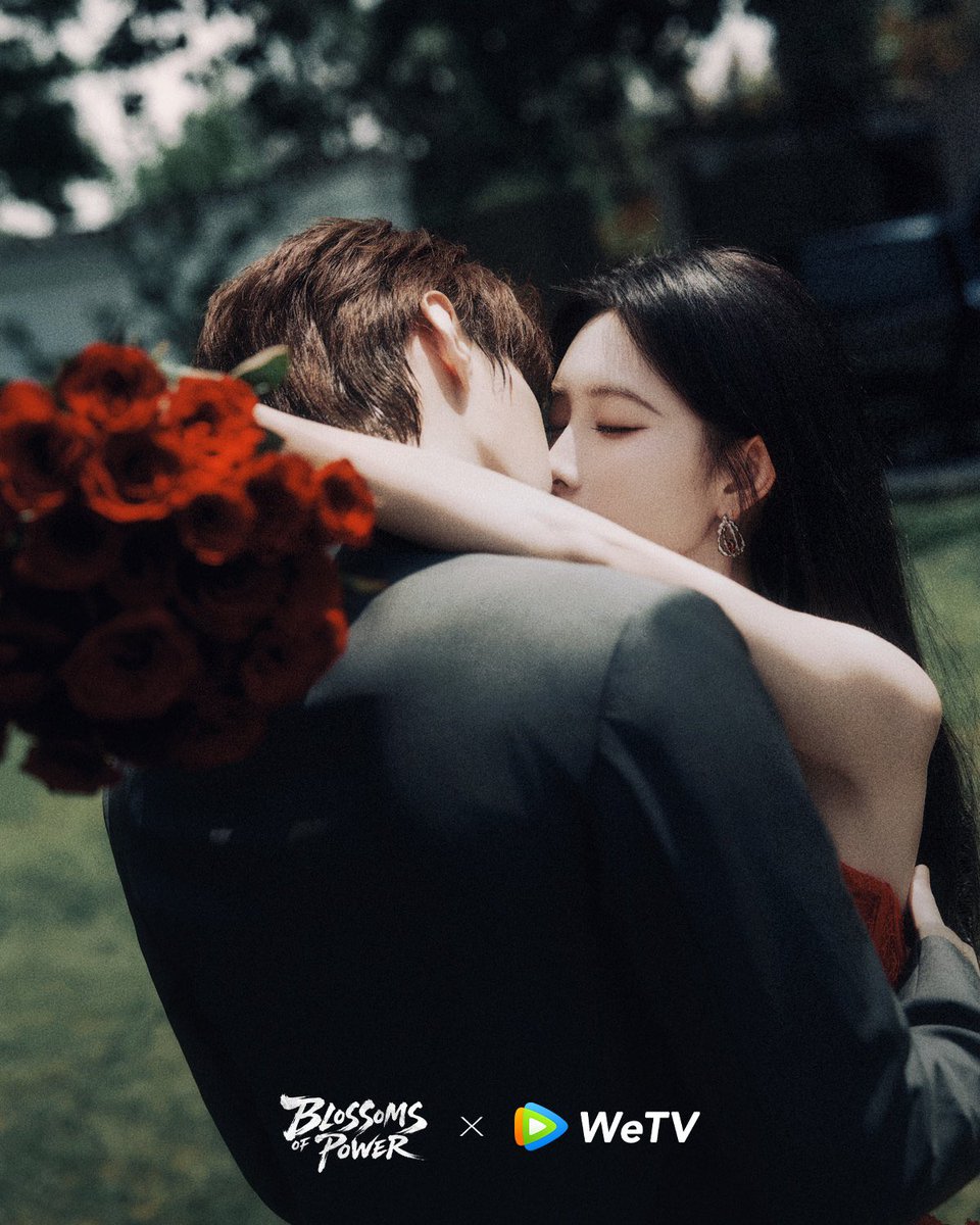 WeTVOfficial's tweet photo. A red dress, a sharp suit, flowers and you. ❤️

🌺 #BlossomsofPower is streaming now on WeTV exclusively.

✨Starring #HeYu #MengZiyi (Listed in order of surname stroke count)

🔗👉🏻https://t.co/q3CnMeypD2

#百花杀 #何与 #孟子义 #WeTV #WeTVAlwaysMore https://t.co/XM3bR626vz