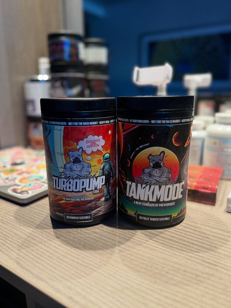 Clarksondas7a52's tweet photo. Fuelled as always by the best engineeredmuscleuk Turbopump + Tankmode 🐐 these come everywhere.. 🤌

You don’t need the “perfect” environment to keep progressing, you need the right mindset. 🧠

New places, new cultures… yet still carving out time for the work that grounds me. https://t.co/3CViQZqxnQ