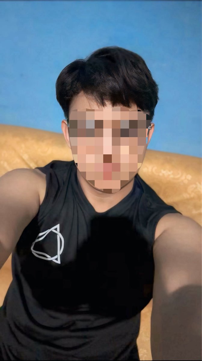 birth109's tweet photo. Need hug 🥲 https://t.co/7MVGKc61Pk