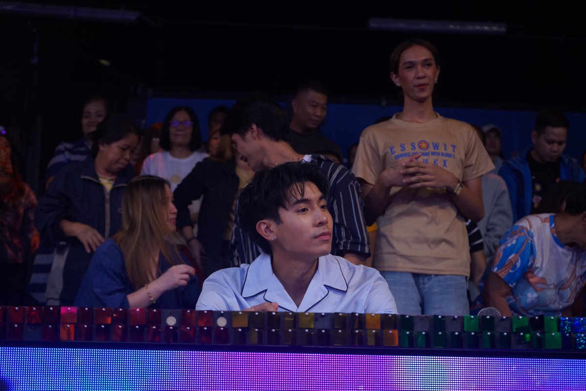 itsShowtimeNa's tweet photo. Our dazzling hurados for today 😉✨

#ShowtimeYesI #MissQandA  
WATCH #ItsShowtime LIVE:   
https://t.co/Gs3IAXU5tb https://t.co/XILAMAlg06
