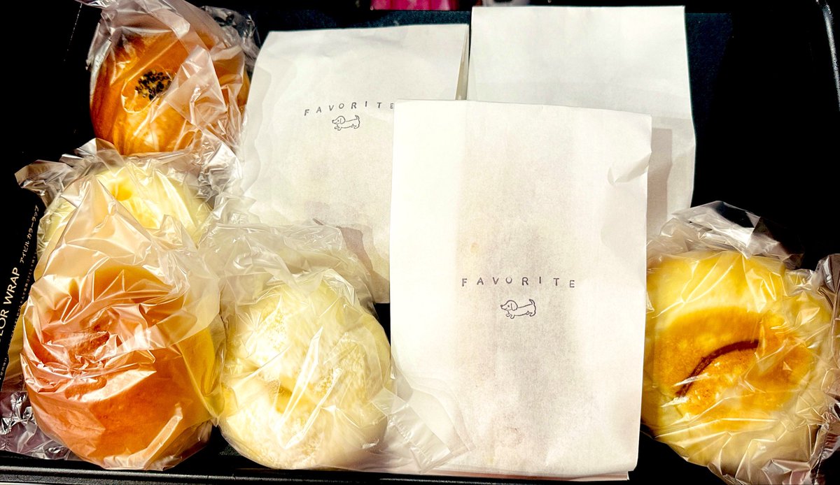 beatus_cut_0424's tweet photo. ✨️🥐祝9周年👨🏻‍🍳🥨

＼明日までイベント開催中／
愛知県半田市の無添加パン工房
Favorite(ふぇいばりっと)さん

イベント期間中、
やっと買いに行けたぜ😎🍀

割引券を見て、
お得な内容に驚きを隠せない👍🏻

Beatusのオススメ第一位は、
やはり…ごぼうパンだ🥯

#企業公式相互フォロー
#愛知Twitter会 https://t.co/9P0G3Lv0T8