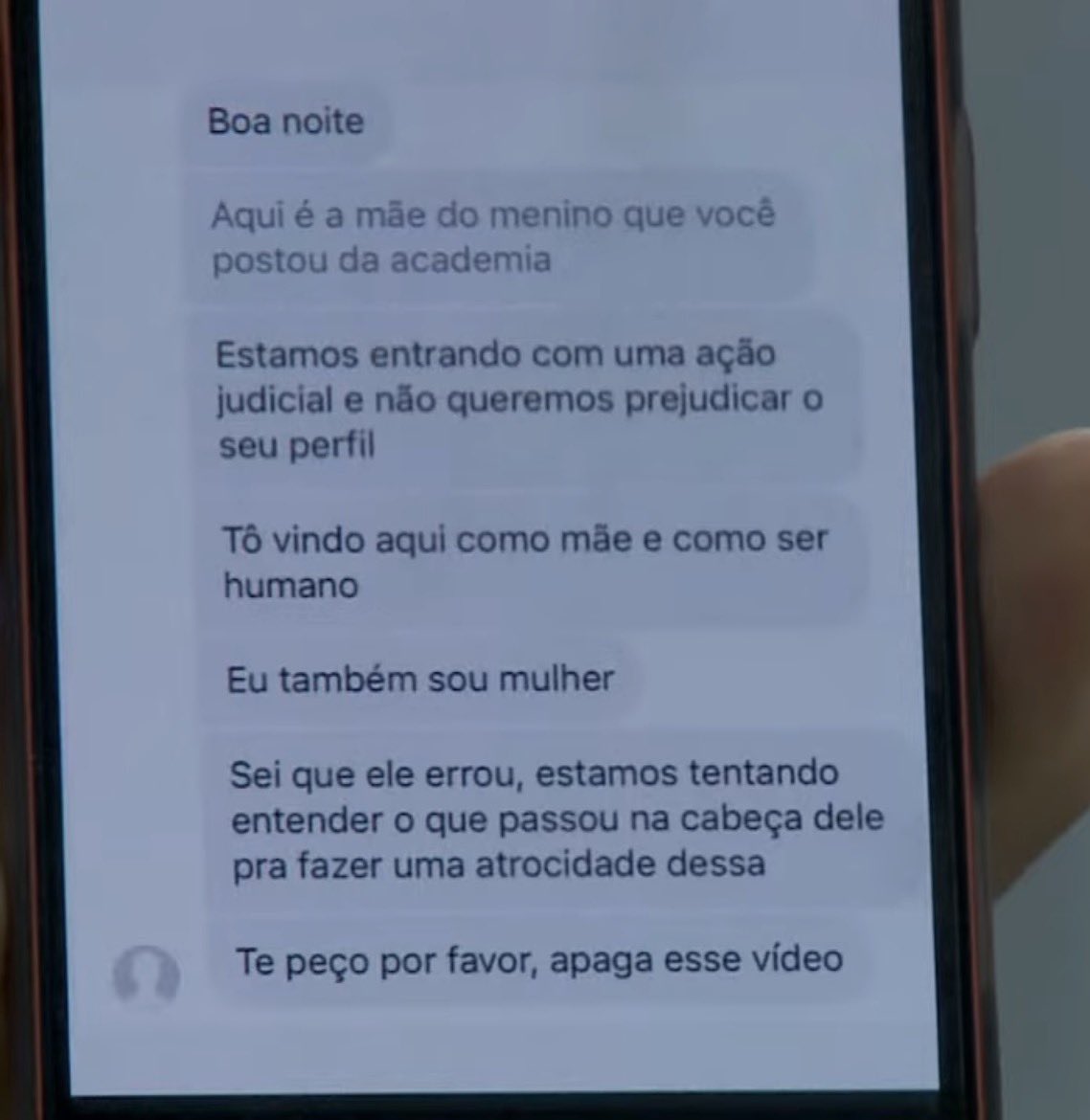 Raissa__Viegas's tweet photo. 🚨🚨 Um novo desdobramento movimentou o caso que repercute em Feira de Santana. Durante o programa Alô Juca, da TV Aratu, o apresentador Marcelo Castro, o Juca, revelou ter recebido uma mensagem no Instagram de uma mulher que se identificou como a mãe de Pedro Henrique https://t.co/8PTlzBcIXG