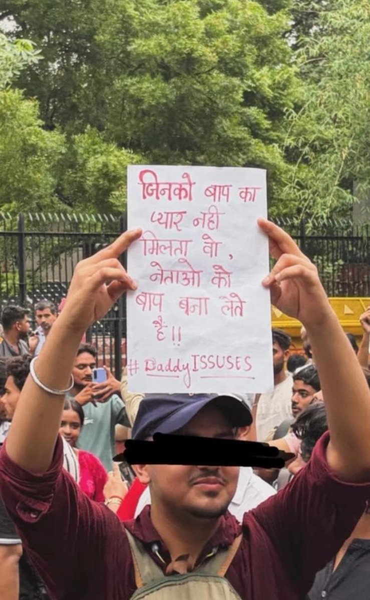 AzadSenaChief's tweet photo. इस आंदोलन में नील लोग शामिल हो रहे हैं या हर लोग शामिल हो रहे हैं या पीले लोग शामिल हो रहे हैं मुद्दा या नहीं है मुद्दा यह है कि इस पेपर लीक में आत्महत्या करने वाले छात्रों की जिम्मेदारी NTA और देश के शिक्षा मंत्री की है उन पर कार्यवाही होनी चाहिए और उनका इस्तीफा देना चाहिए ll

#NEET #JantarMantar #संसद_मार्च 
#cjp_पार्टी #cjp_पार्टी #BJP #modi