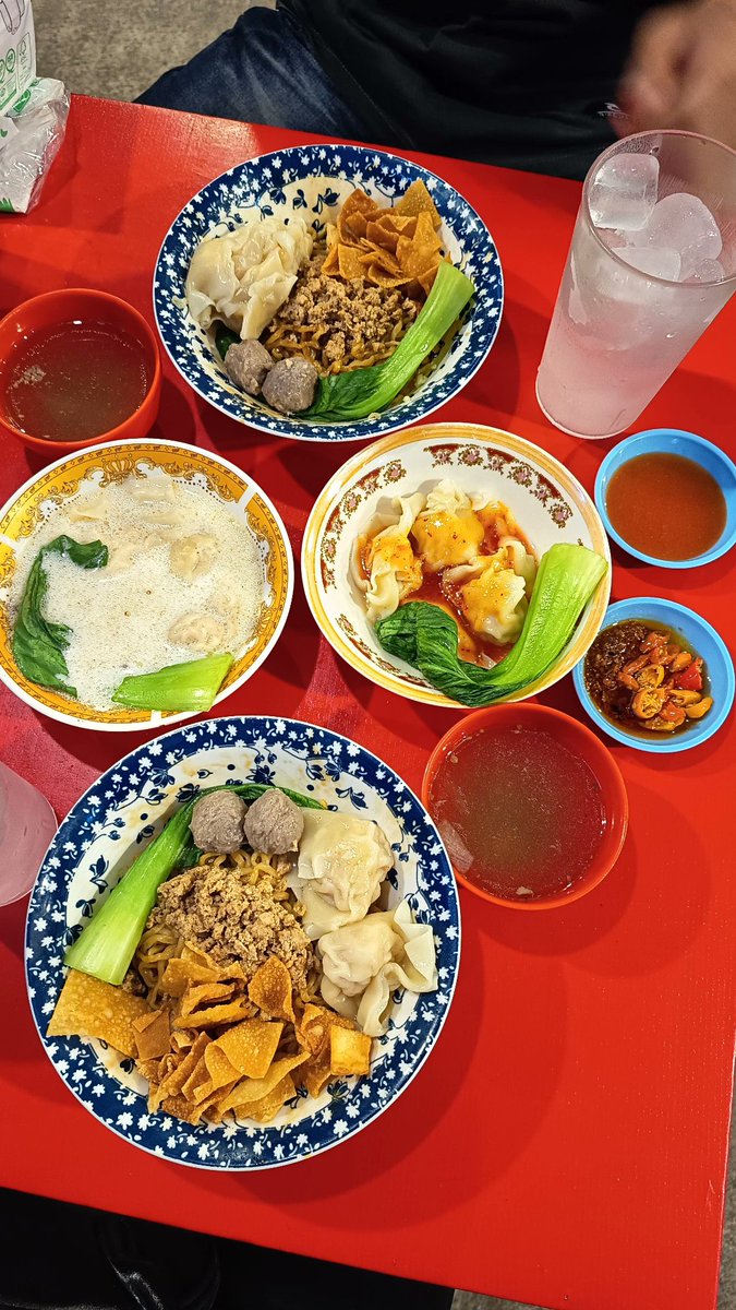 Callmesel1's tweet photo. waregg polll 🍜 https://t.co/6DwSLB9x1X