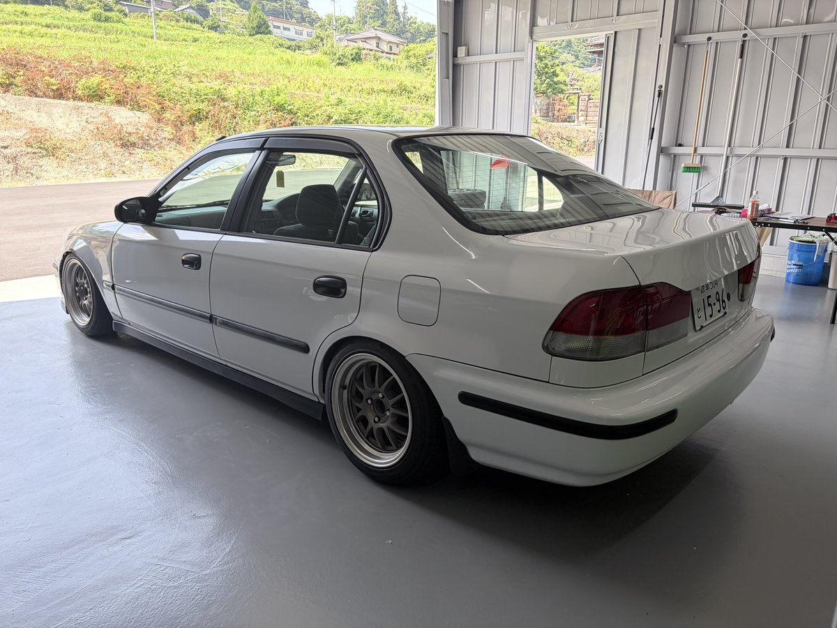 skatura1's tweet photo. EK3 シビック　フェリオ　純正５速　
車検今年10月  距離4万キロ
今年冬から現在まで通勤で毎日使用。
ポンコツだけど普通に乗れる。
ポンコツだけどエアコンめっちゃ効く。
ポンコツなので現車確認推奨。
レギュラーガソリン。エコカー。 
70万円でどう。
#車売ります https://t.co/OzavX4s5Mf