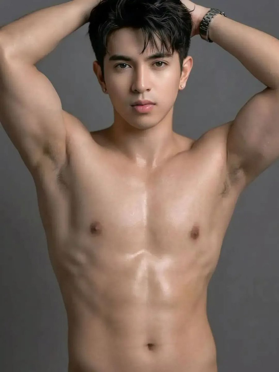 Hyakinthos02's tweet photo. Yummy AK 🥰 https://t.co/nqC5VcrPNb