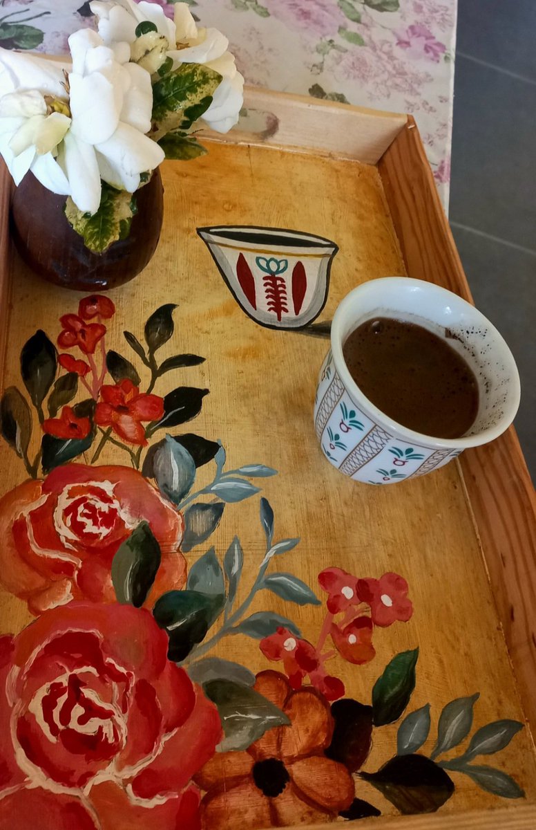 ZoghbyEliane's tweet photo. الحياة تُزهر لمن يسقيها بالأمل....
#قهوتي_الصباحية 
#لبنانية 🇱🇧☕️❤️
#صباحوووو https://t.co/sdkxvVXOcb