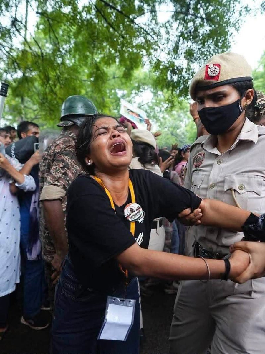 ambedkariteIND's tweet photo. Feel the pain of being a student in India. 💔 https://t.co/XOvYAfCQzq