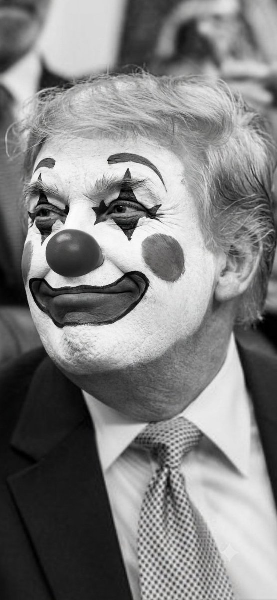 NeutralPursuit's tweet photo. @WhiteHouse Clown Show https://t.co/qoUql14Ev4
